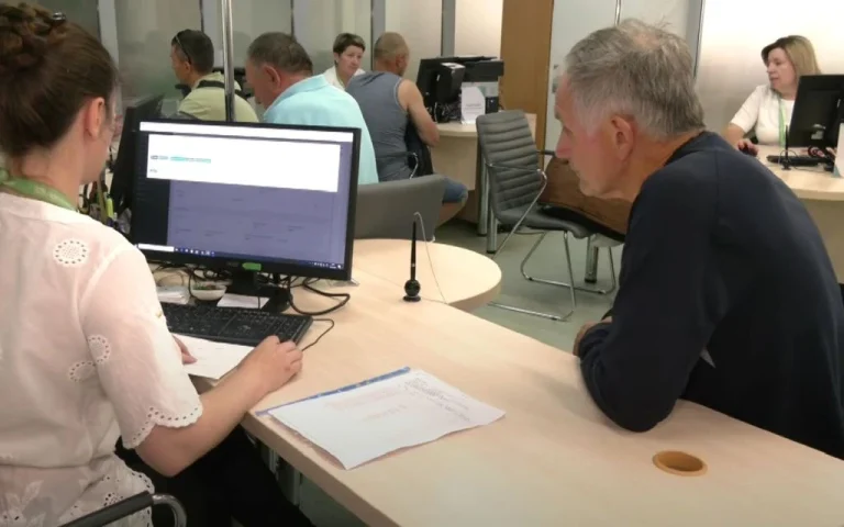 Українці можуть самі збільшити страховий стаж: скільки треба платити щомісяця